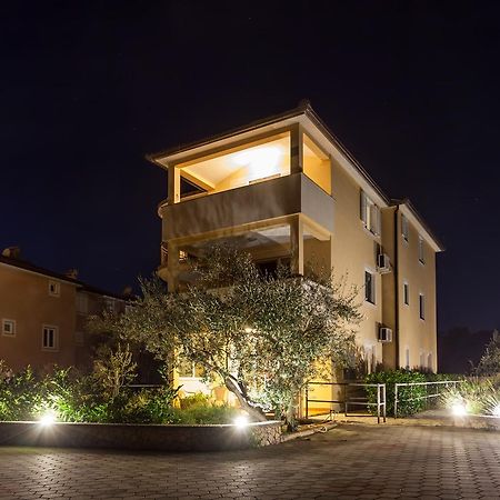 Apartment Ivana 2435 Malinska Exterior foto